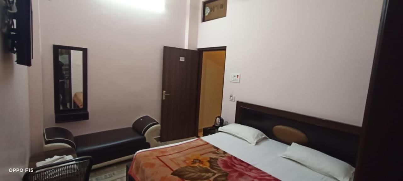 Hotel Blue Star Varanasi Exterior foto