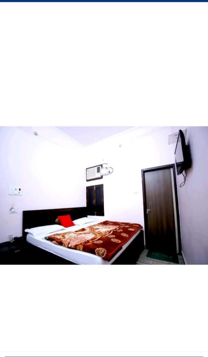 Hotel Blue Star Varanasi Exterior foto
